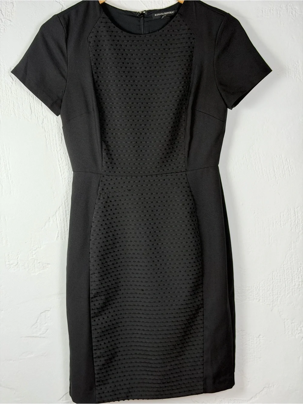 Banana Republic Black Textured Sheath Dress Professional and Classic-4P